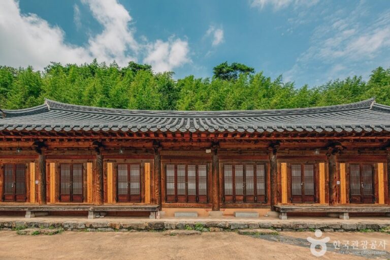 [Gyeongsangbuk-do] Yeonpung Gotaek (연풍고택(문충고가))