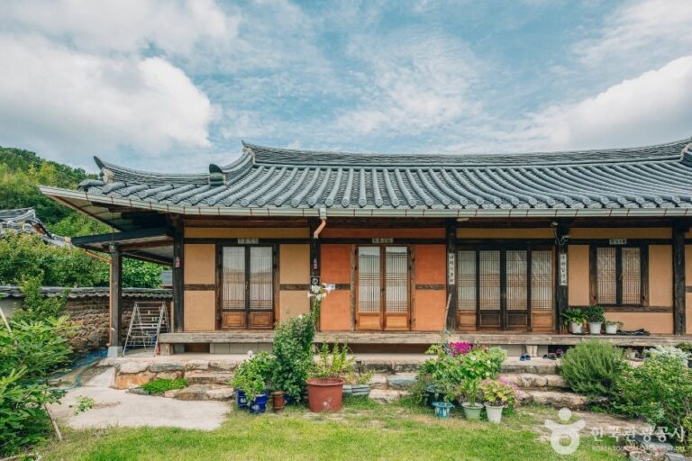 [Gyeongsangbuk-do] Deokdongdaek House (덕동댁)