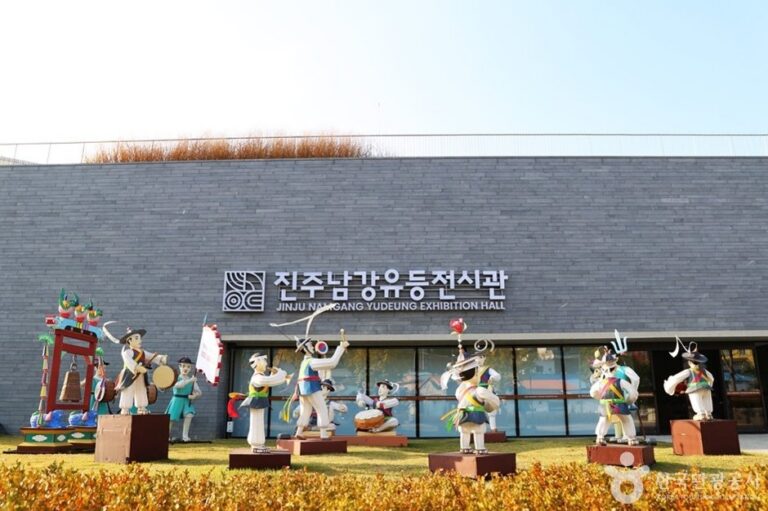 [Gyeongsangnam-do] Somangjinsan Lantern Theme Park (소망진산 유등테마공원)