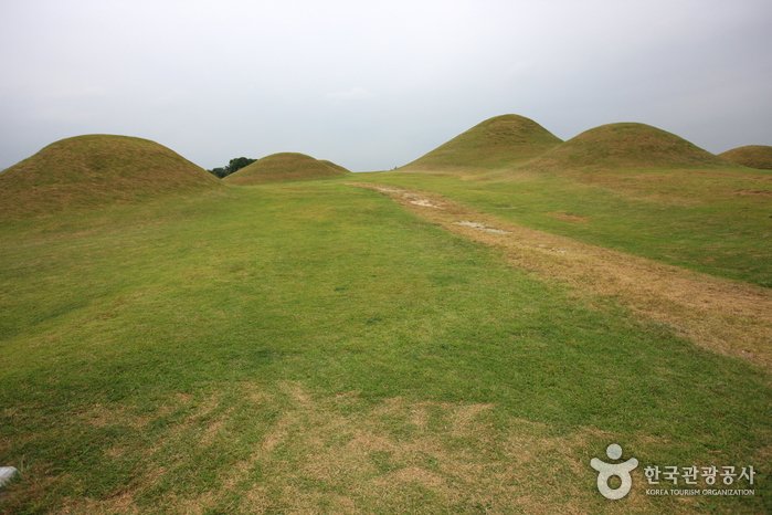 [Gyeongsangnam-do] Ancient Tombs in Gyo-dong and Songhyeon-dong, Changnyeong (창녕 교동과 송현동 고분군)