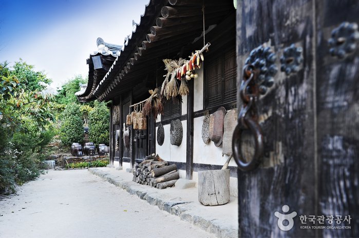 [Gyeongsangnam-do] Choi Champandaek (House of Choi Champan) (최참판댁)