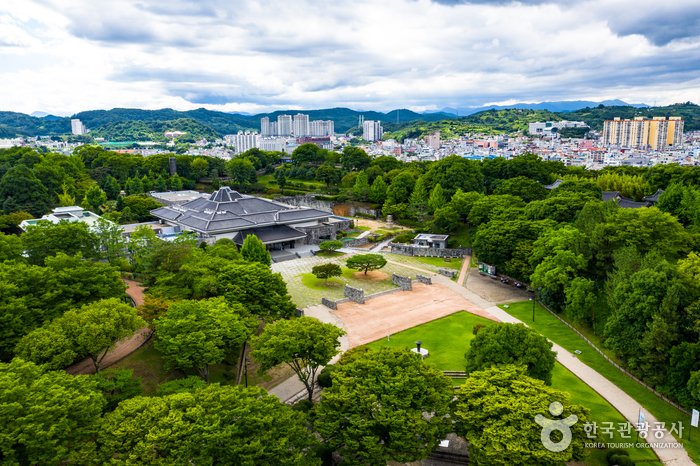 [Gyeongsangnam-do] Jinju National Museum (국립진주박물관)