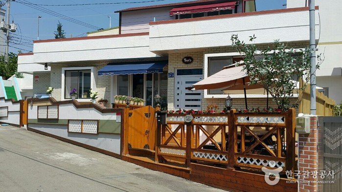 [Gyeongsangnam-do] Your’s Guesthouse, Tongyeong (통영 유어스게스트하우스)