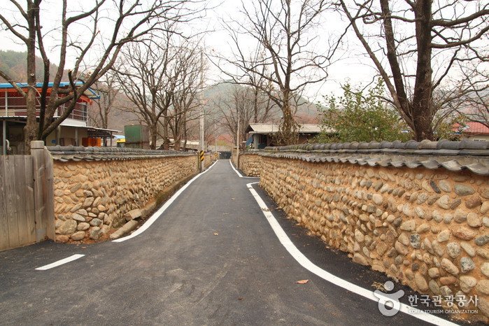 [Jeollabuk-do] Old Walls of Jijeon Village in Muju (무주 지전마을 옛 담장)