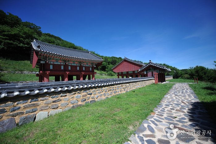 [Jeollabuk-do] Jeoksangsan National History Archives Site (적상산사고지)