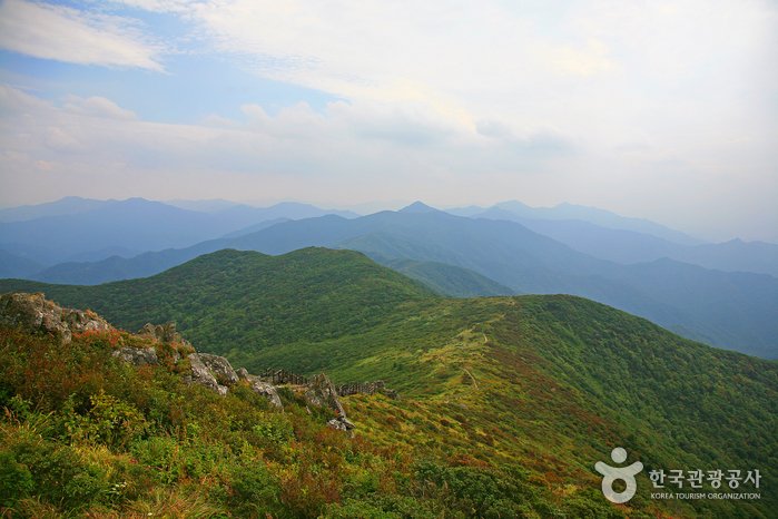 [Jeollabuk-do] Hyangjeokbong Peak (Deogyusan Mountain) (향적봉(덕유산))