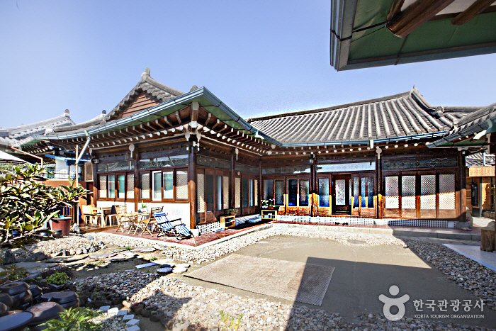 [Jeollabuk-do] The Hanok (더 한옥)