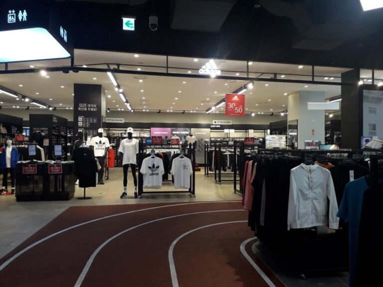 [Jeollabuk-do] Adidas – Lotte Mall Gunsan Branch [Tax Refund Shop] (아디다스 롯데몰군산)