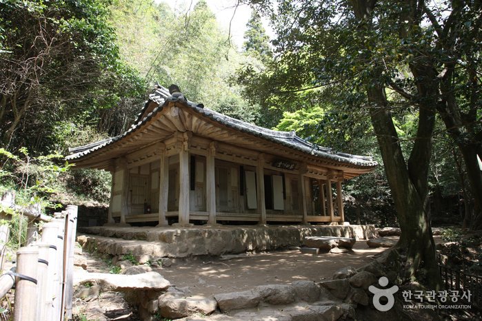 [Jeollanam-do] Dasan Chodang (Historic Site Related to Jeong Yak-yong) (다산초당 (다산 정약용 유적지))