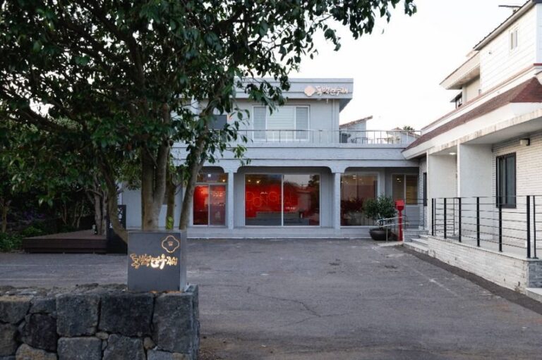 [Jeju] Jeju Dongbaek Village (제주 동백마을)