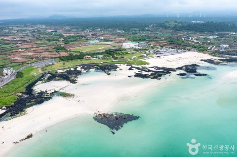 [Jeju] Gimnyeong Seongsegihaebyeon Beach (김녕성세기해변 (김녕해수욕장))